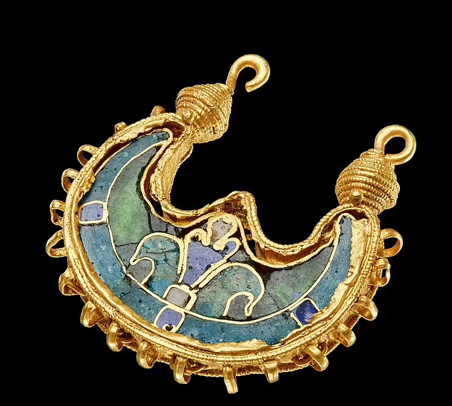 酋长的礼物，丹麦发现神秘金耳环，可能是拜占庭皇帝送给维京酋长的礼物图1