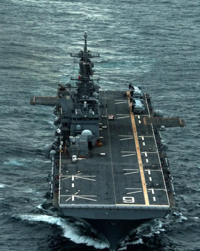 美军多少艘两栖攻击舰,船坞登陆舰图1